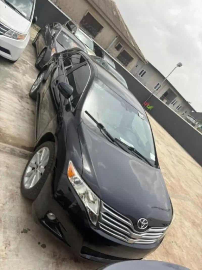 Toyota Venza   - 2011