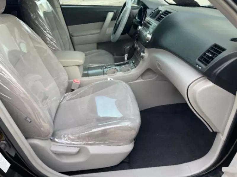 Toyota Highlander   - 2012