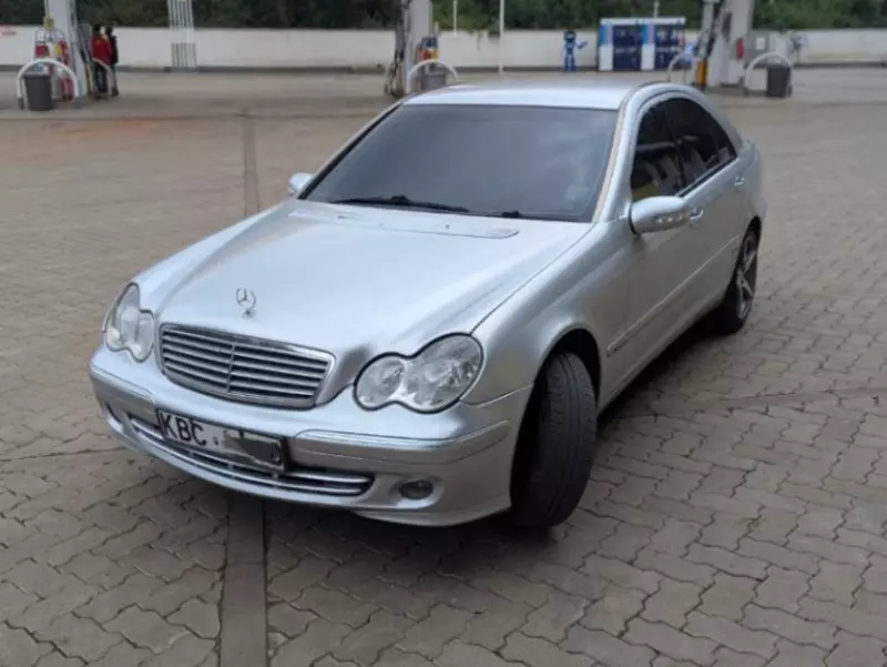 Mercedes-Benz C 200   - 2001