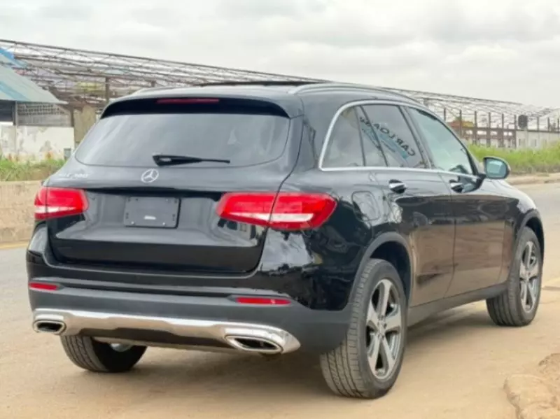 Mercedes-Benz GLC 300   - 2016