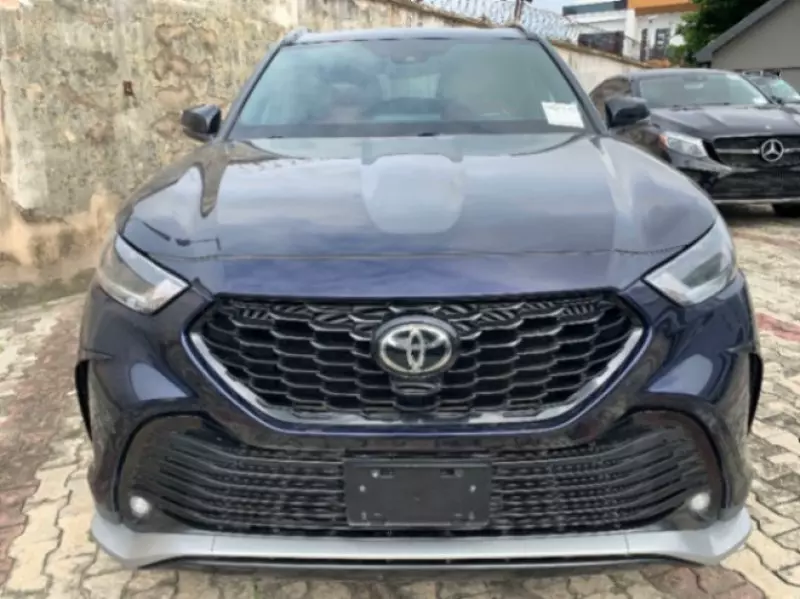 Toyota Highlander   - 2021