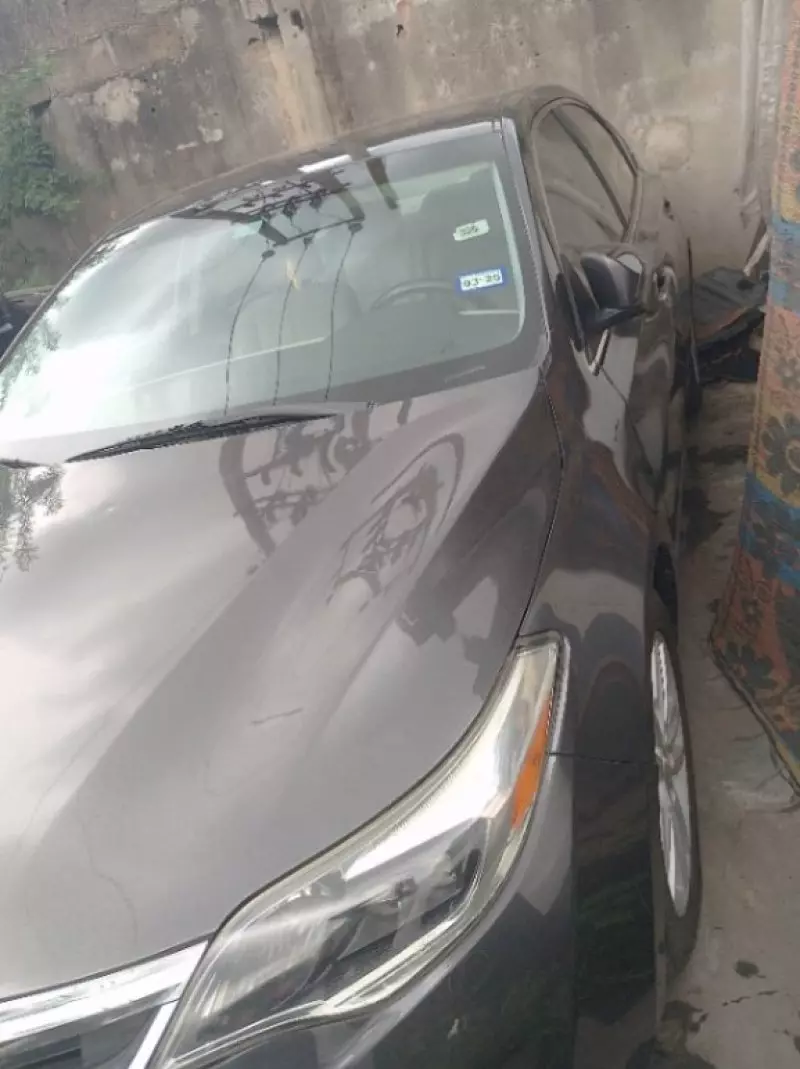 Toyota Avalon   - 2013