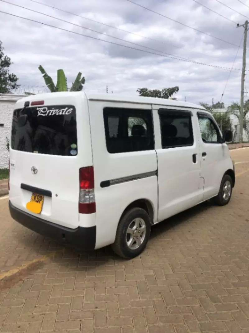 Toyota Town Ace   - 2015