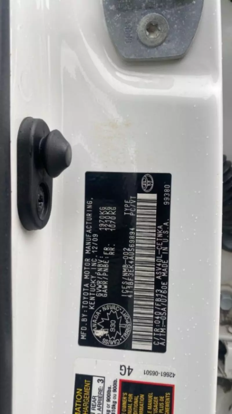 Toyota Camry   - 2010