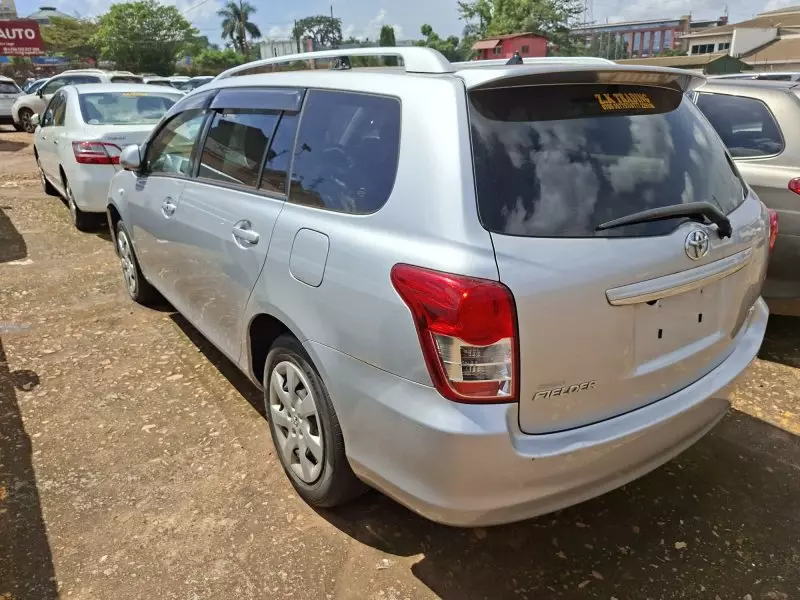 Toyota Fielder - 2012