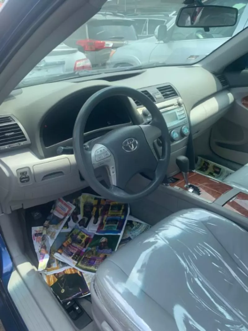 Toyota Camry   - 2009
