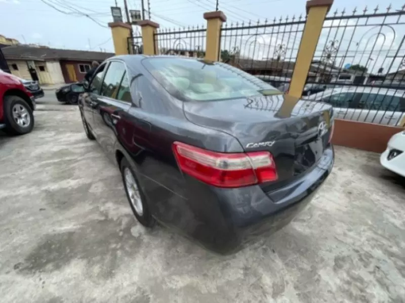 Toyota Camry   - 2007