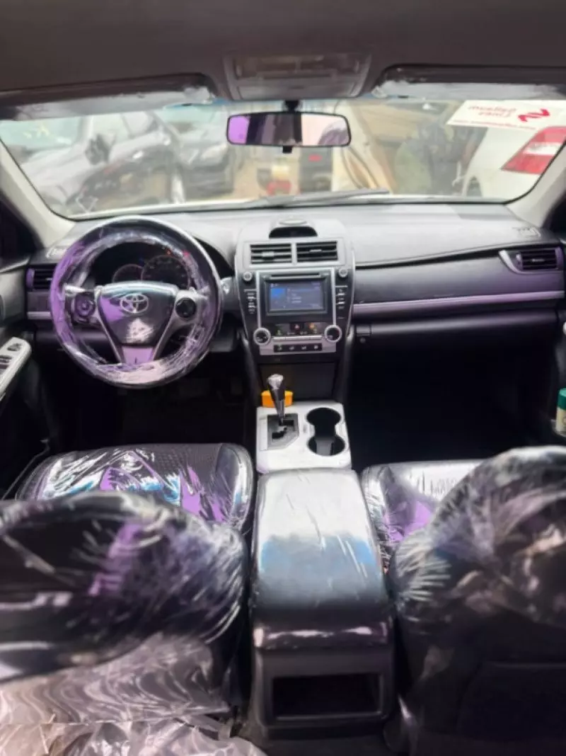 Toyota camry   - 2013