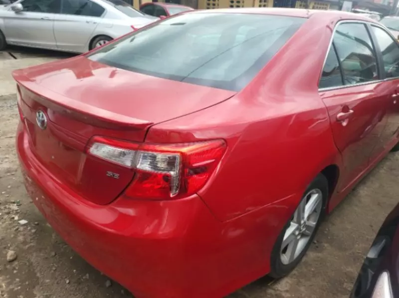 Toyota Camry   - 2014
