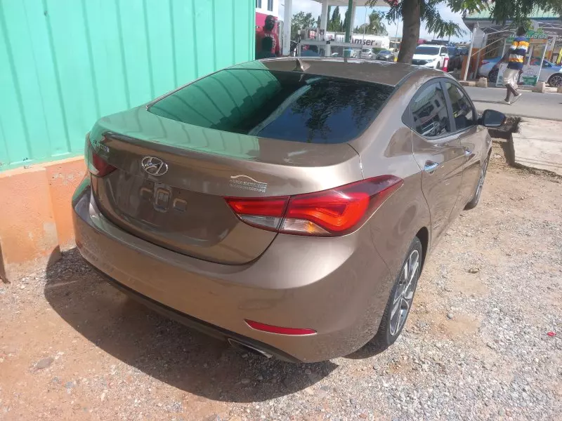 Hyundai Elantra   - 2014