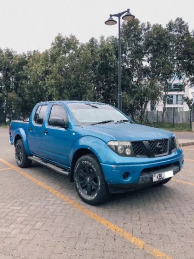 Nissan Navara   - 2005