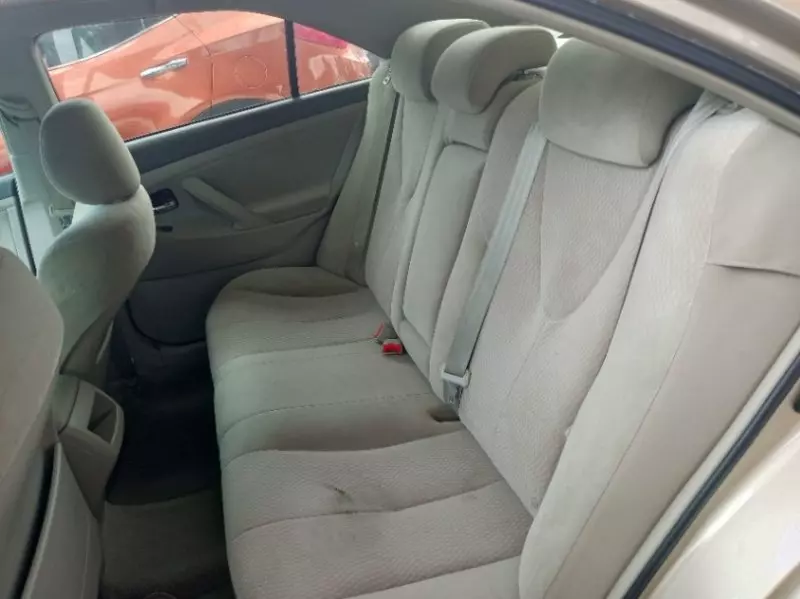 Toyota Camry   - 2011