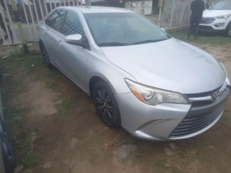 Toyota Camry   - 2016