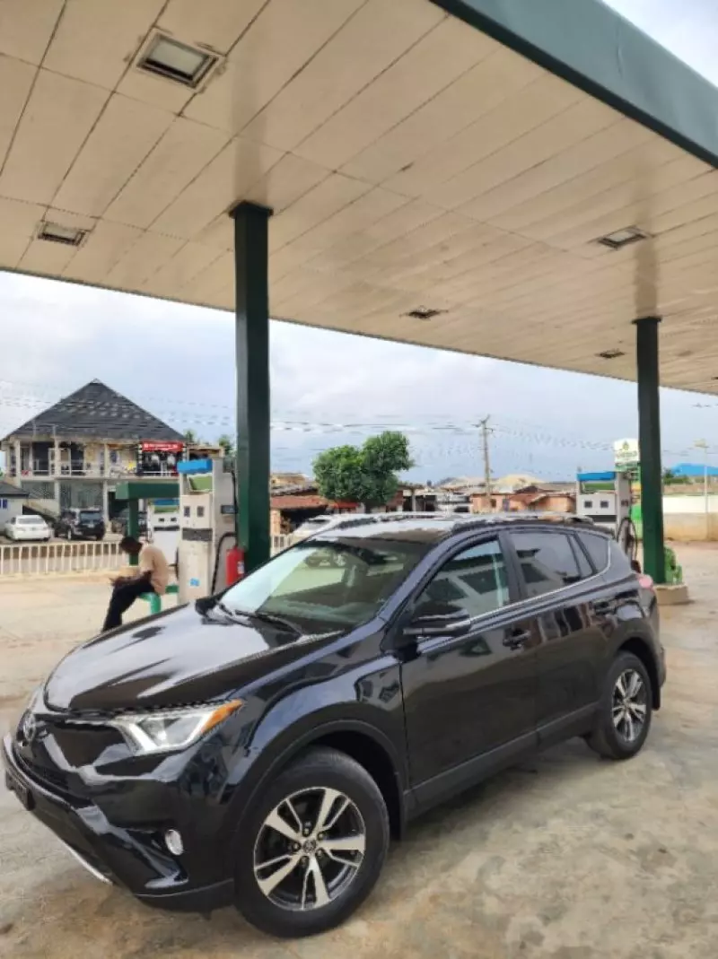 Toyota Rav4   - 2016