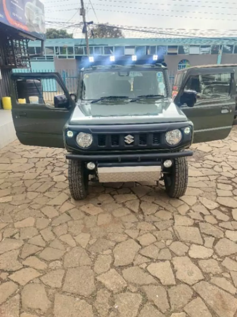 SUZUKI Jimny    -