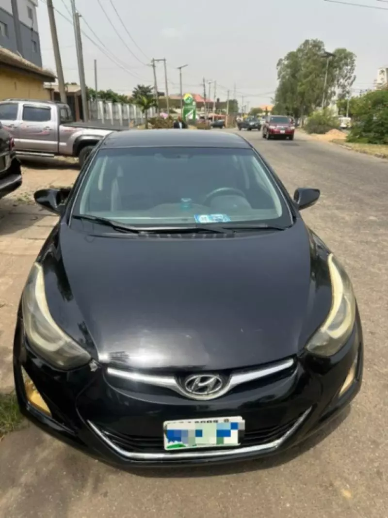 Hyundai Accent   - 2011