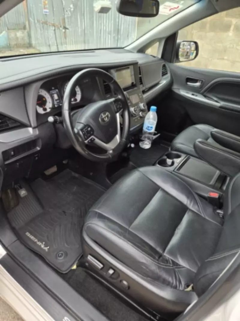 Toyota Sienna