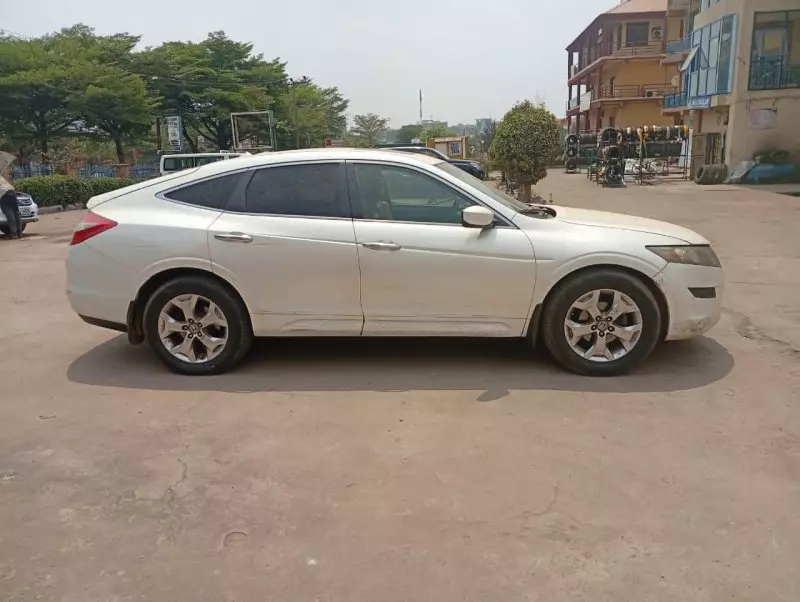 Honda Crosstour   - 2011