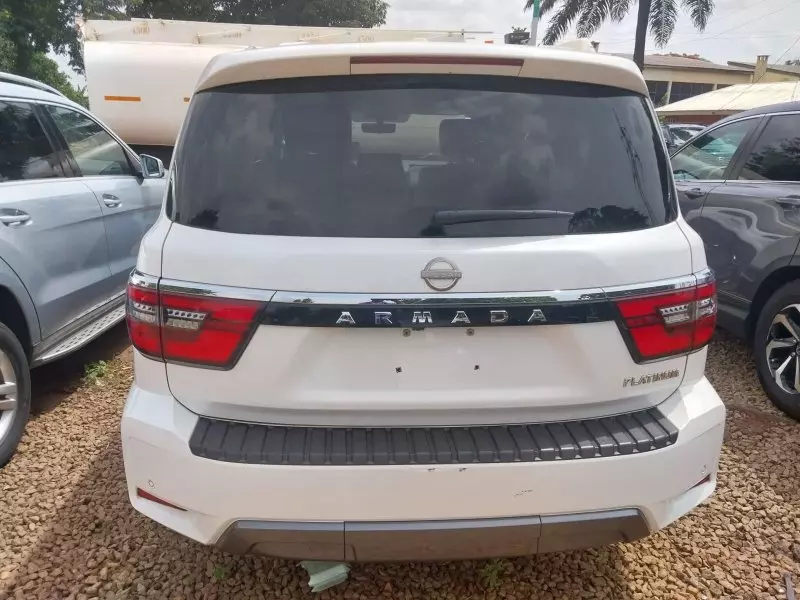 Nissan Armada   - 2021