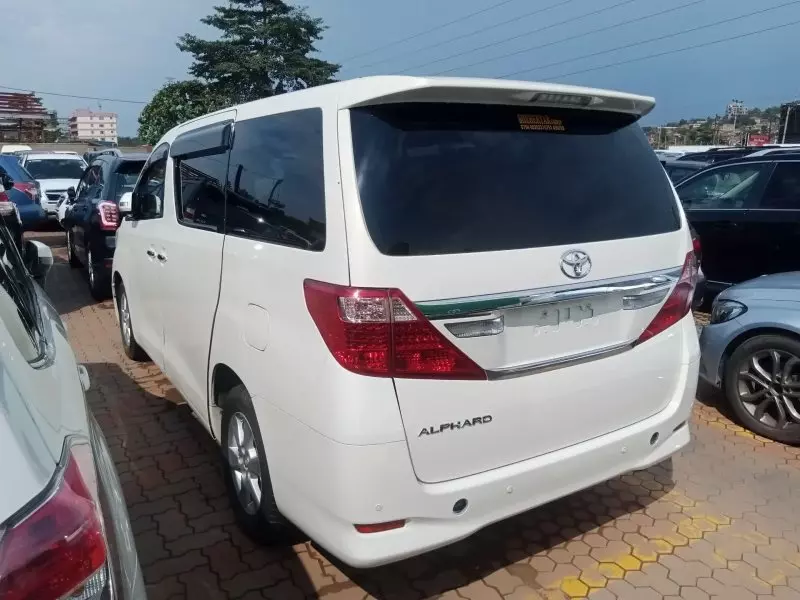 Toyota Alphard   - 2012