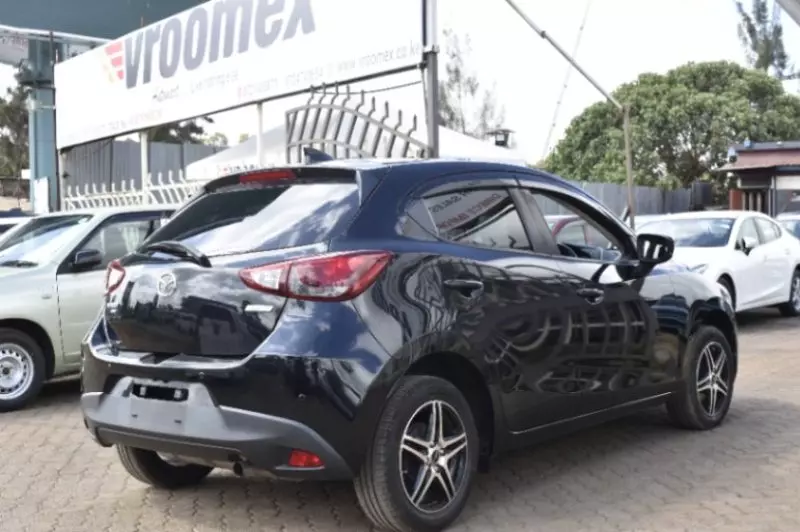Mazda Demio   -