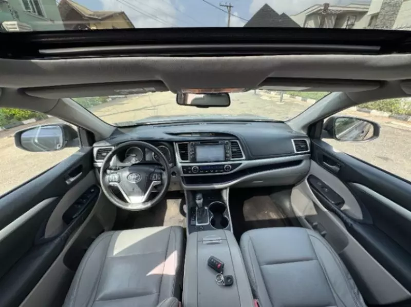 Toyota Highlander   - 2015