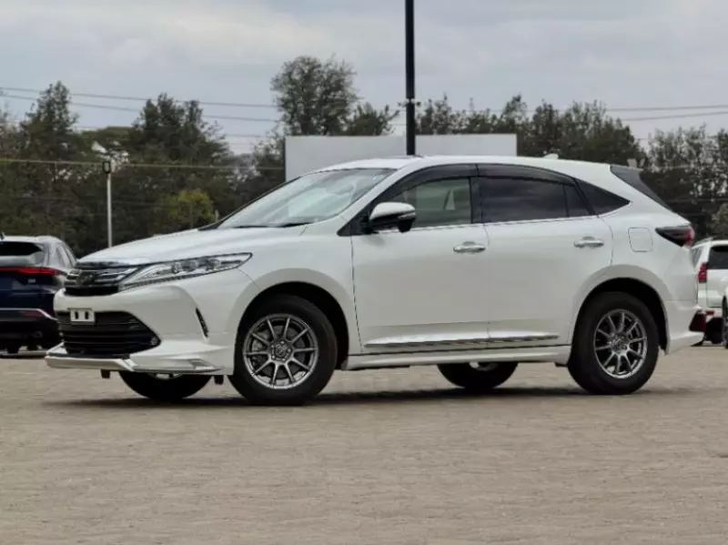 Toyota Harrier   - 2018