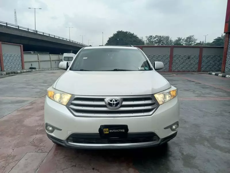 Toyota Highlander   - 2011