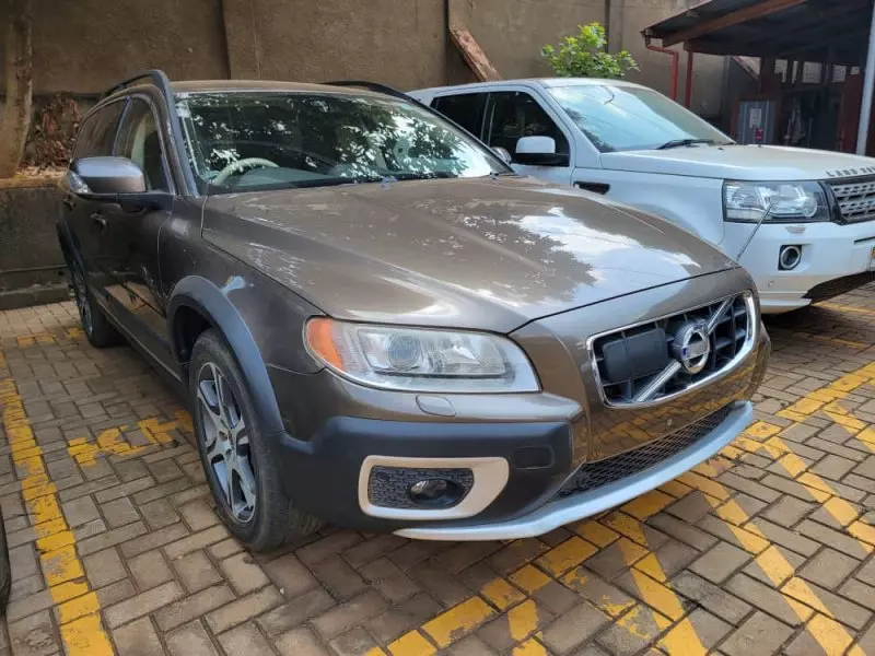 Volvo XC70   - 2011