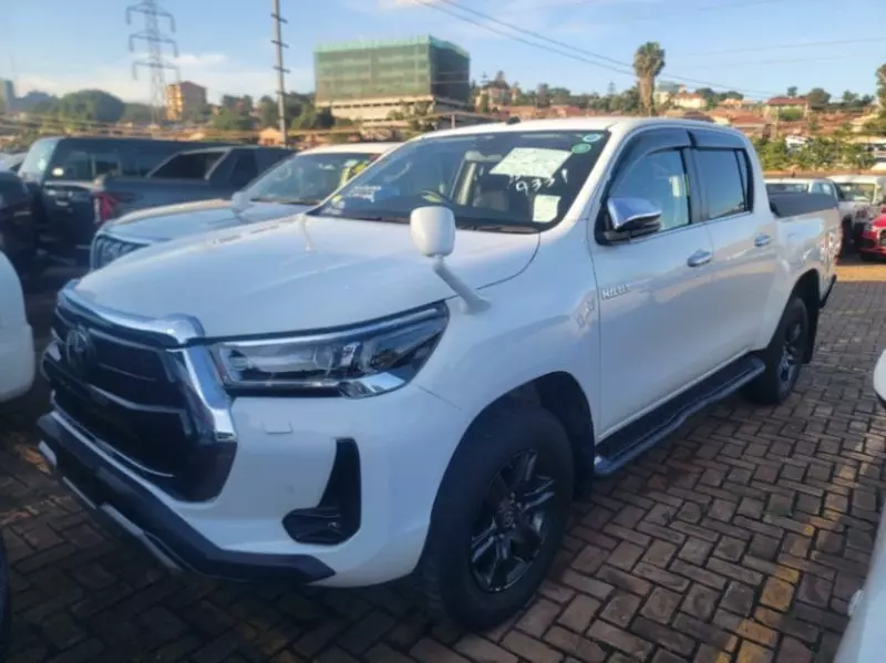 Toyota Hilux   - 2020
