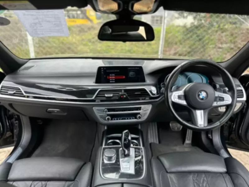 BMW 740   - 2018