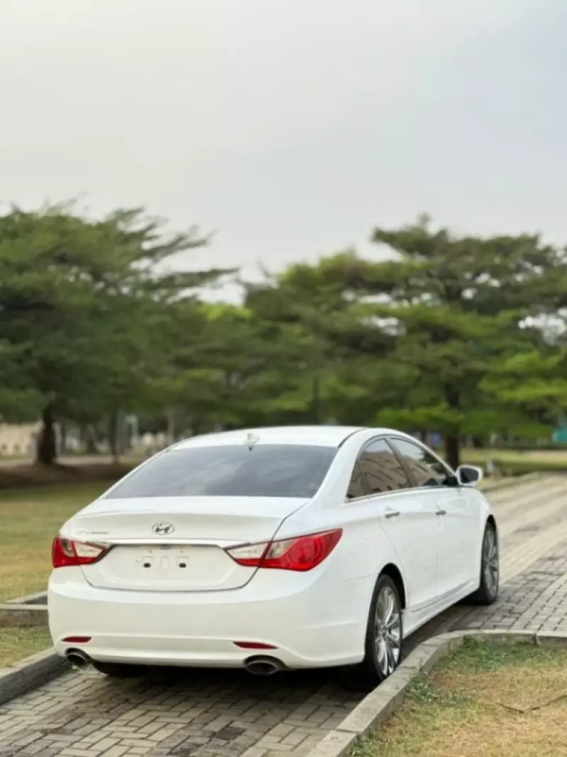 Hyundai Sonata - 2013