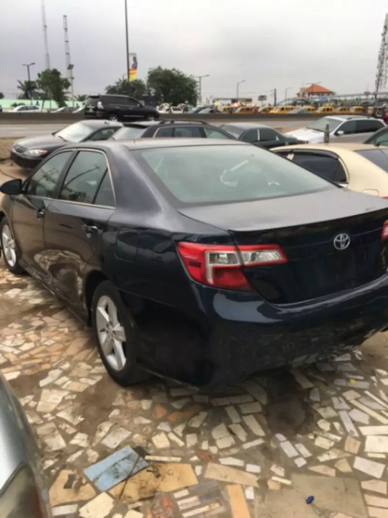Toyota Camry   - 2014
