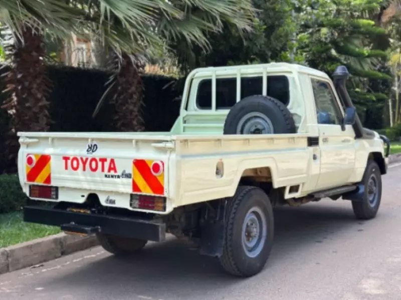 Toyota Land Cruiser Pick Up   - 2011