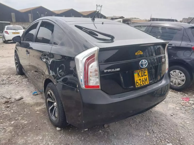 Toyota Prius   - 2014