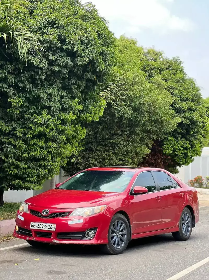 Toyota Camry   - 2013