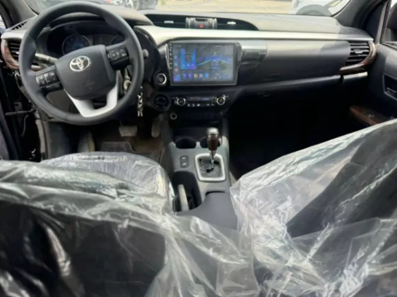 Toyota Hilux   - 2016