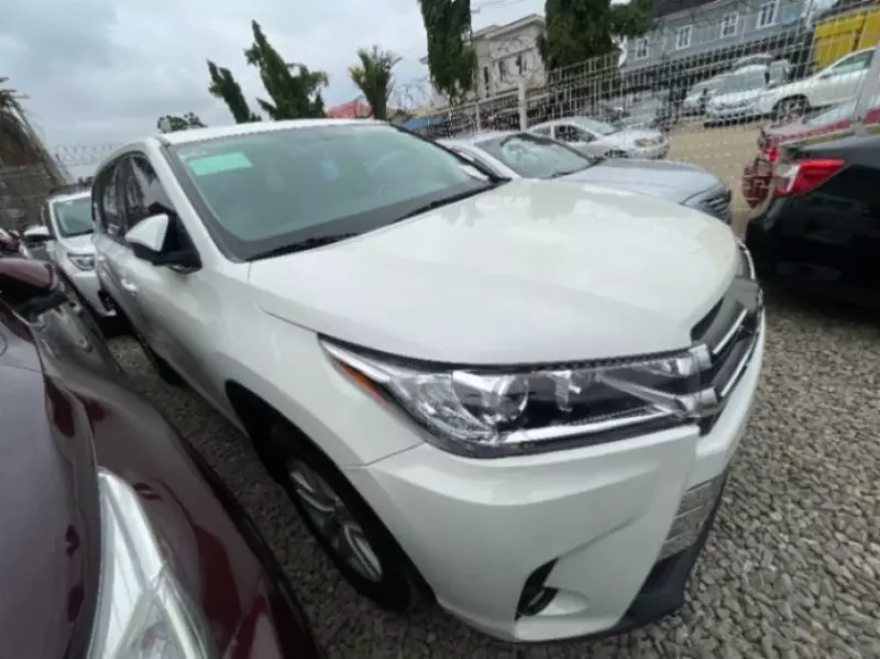 Toyota Highlander   - 2015