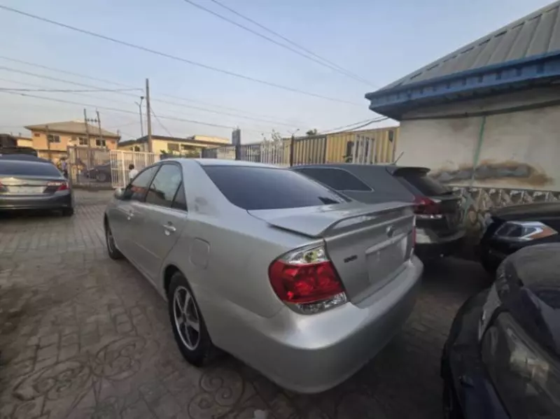 Toyota camry   - 2006