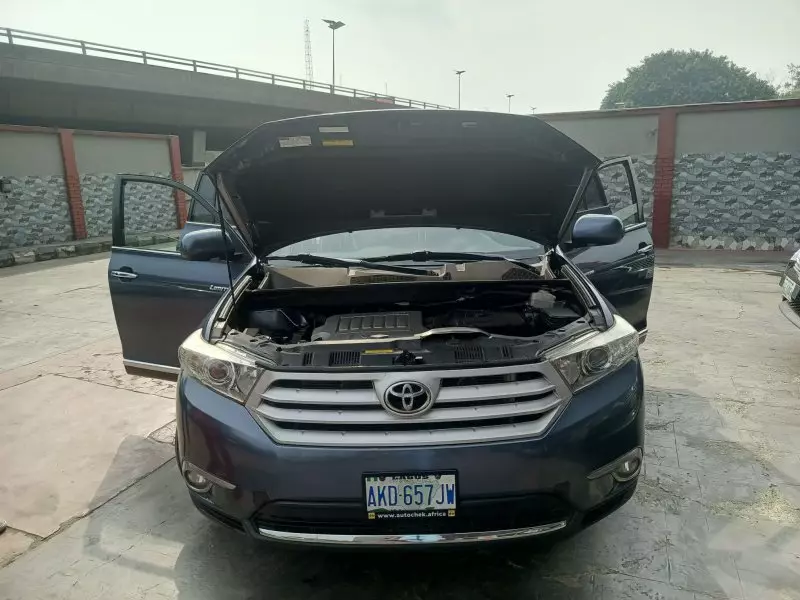 Toyota Highlander   - 2013