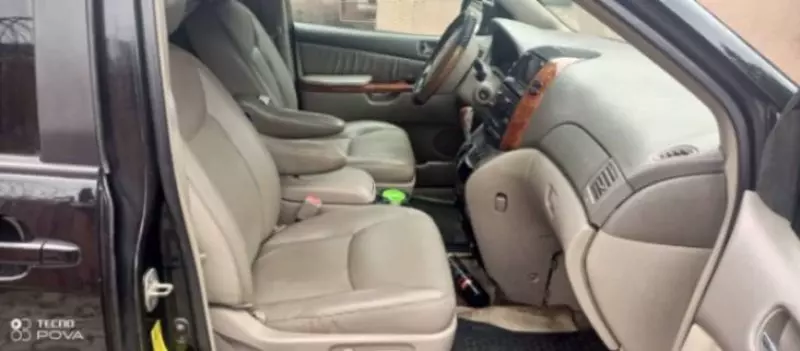 Toyota Sienna   - 2010