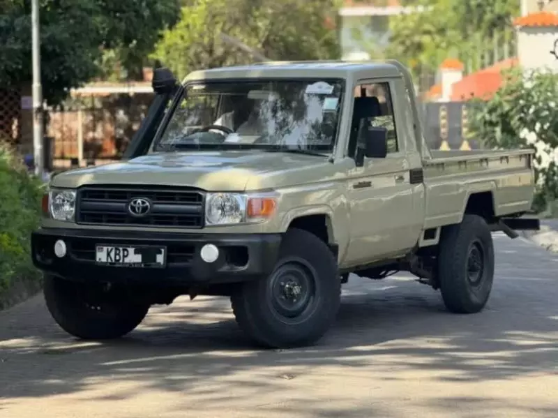 Toyota Land Cruiser 79 Single Cabin
