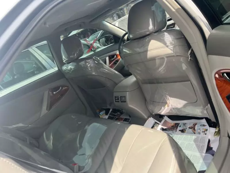 Toyota Camry   - 2011