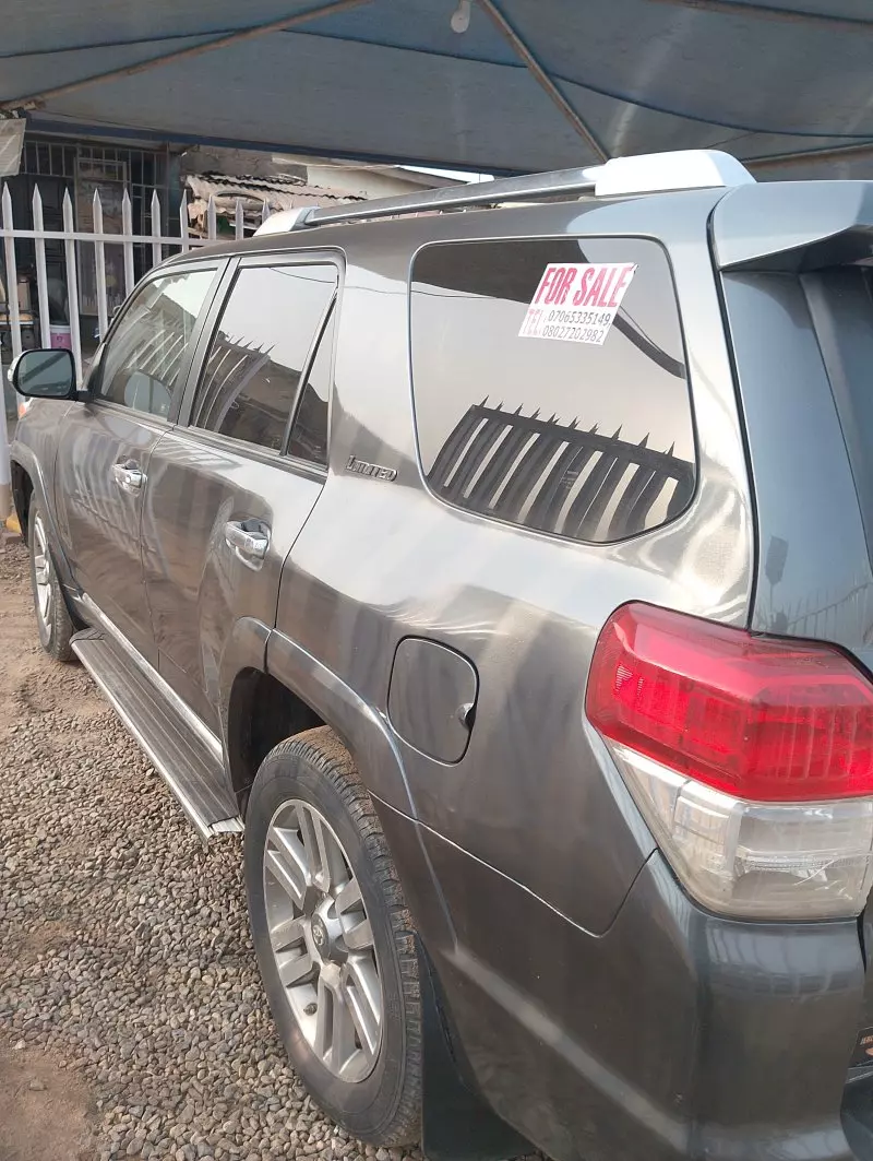 Toyota 4-Runner   - 2012