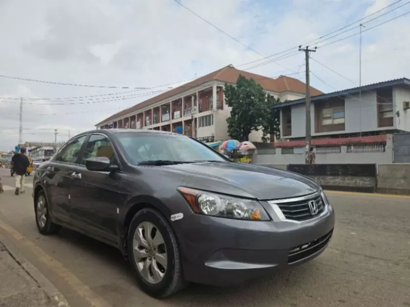 Honda Accord   - 2009