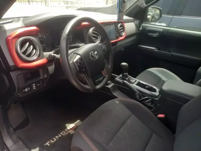 Toyota Tacoma   - 2019