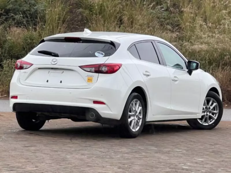 Mazda Axela    - 2018