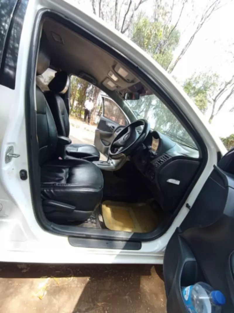 Toyota Fielder    - 2010