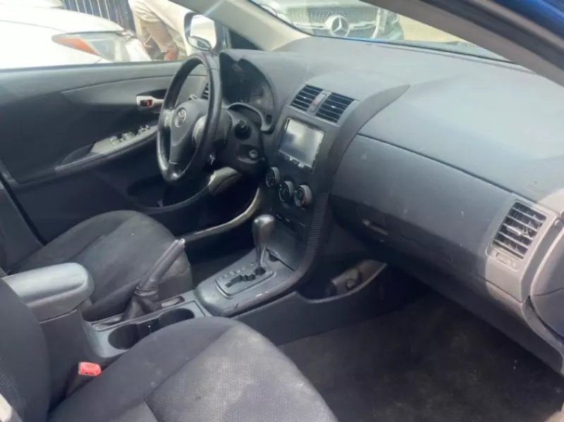 Toyota Corolla   - 2009