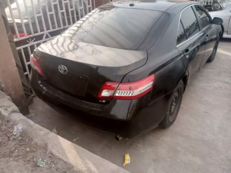 Toyota Camry   - 2011